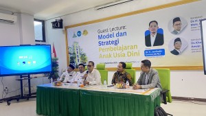 Dekan FTIK Buka Kuliah Tamu PIAUD: Dorong Mahasiswa Berpikir Unggul dan Global